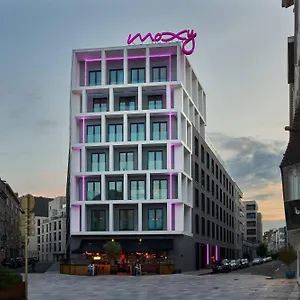 4* מלון Moxy Brussels Center